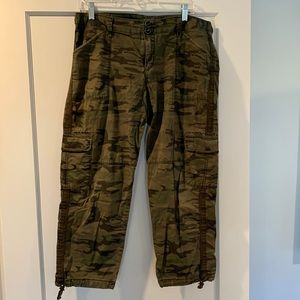 Cropped camo cargo pants by Sanctiary